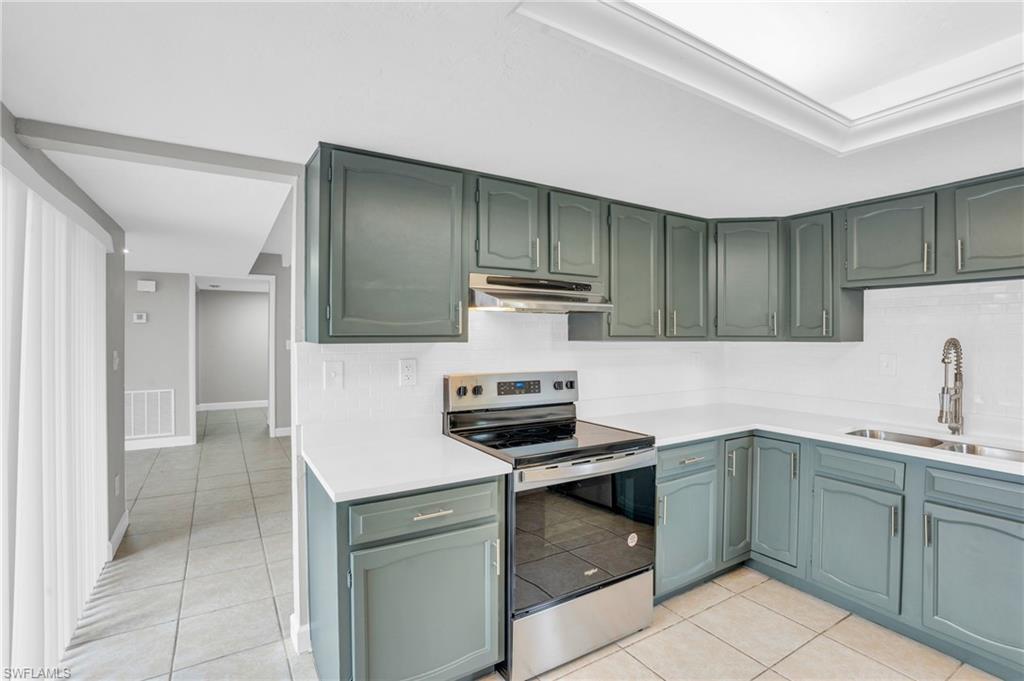 PINE GROVE TOWNHOUSES - Residential