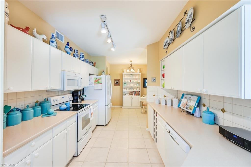 FLAMINGO FAIRWAYS - Residential