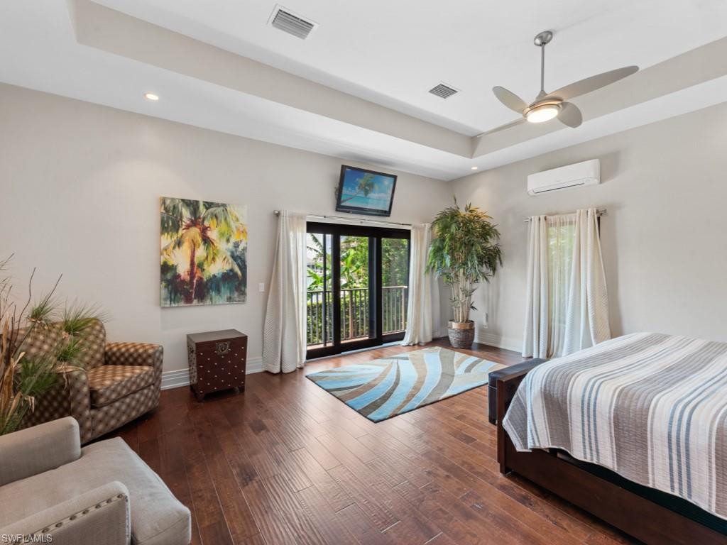 MARCO BEACH - Residential