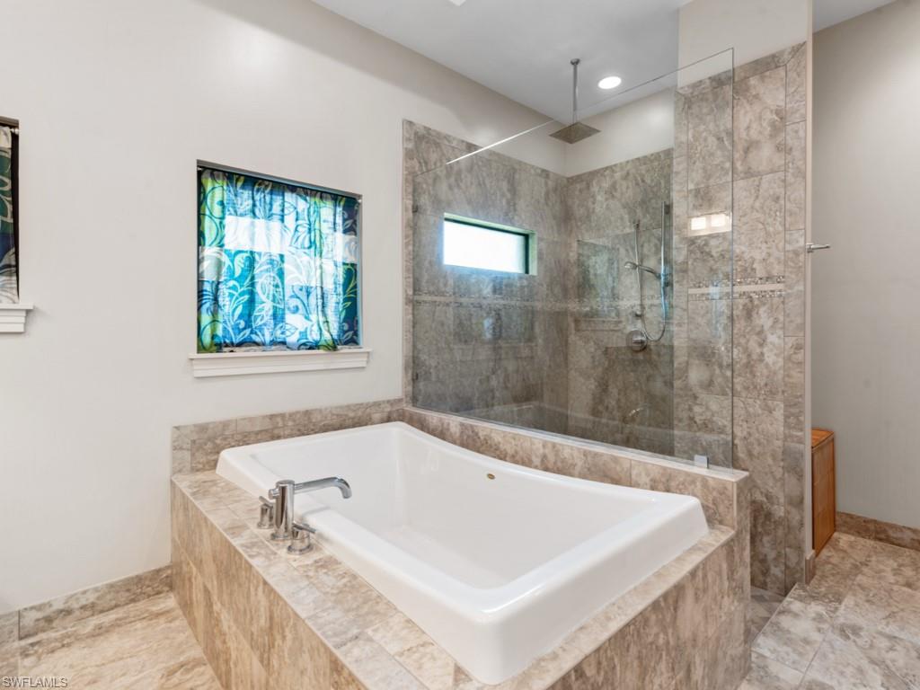 MARCO BEACH - Residential