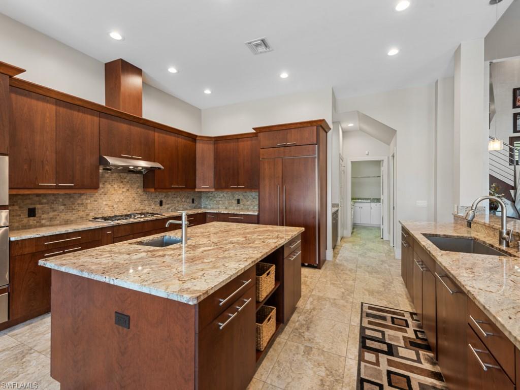 MARCO BEACH - Residential