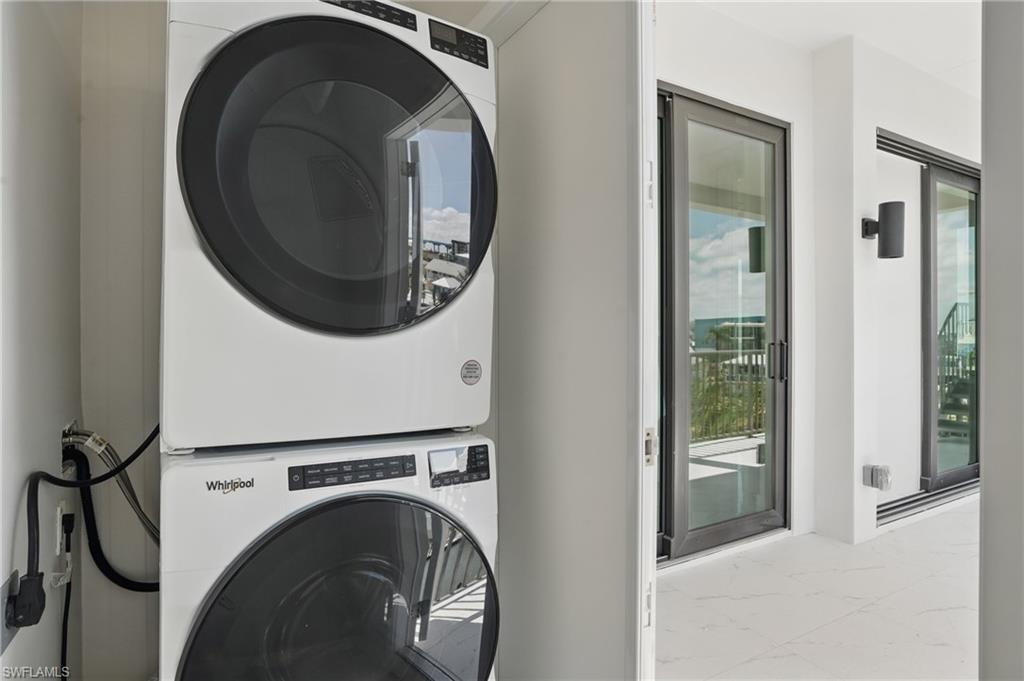 ISLAND SHORES - Residential