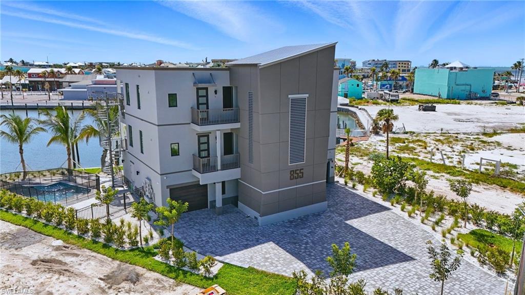 ISLAND SHORES - Residential