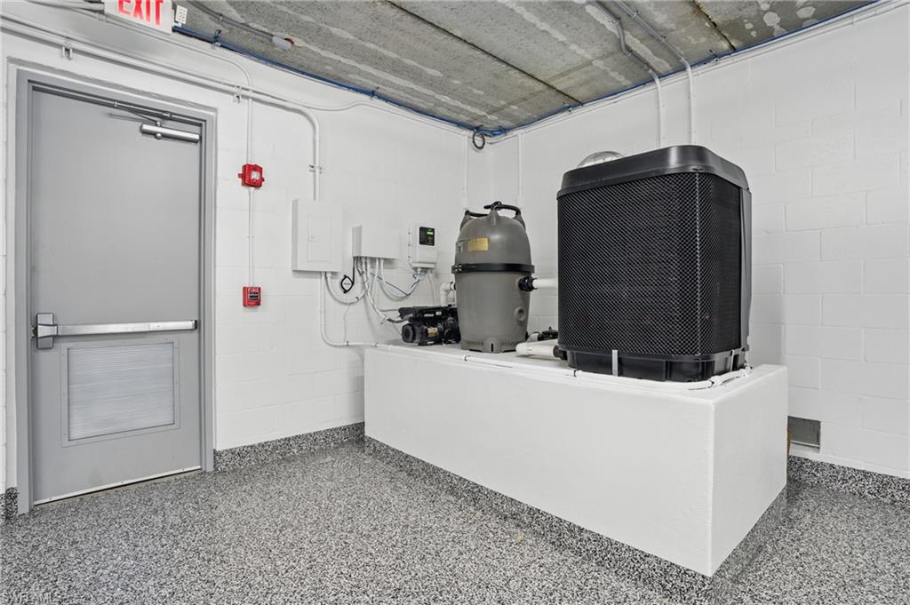 ISLAND SHORES - Residential