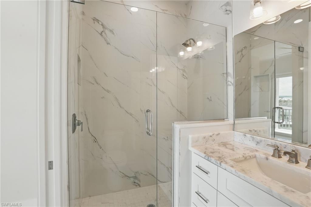 ISLAND SHORES - Residential