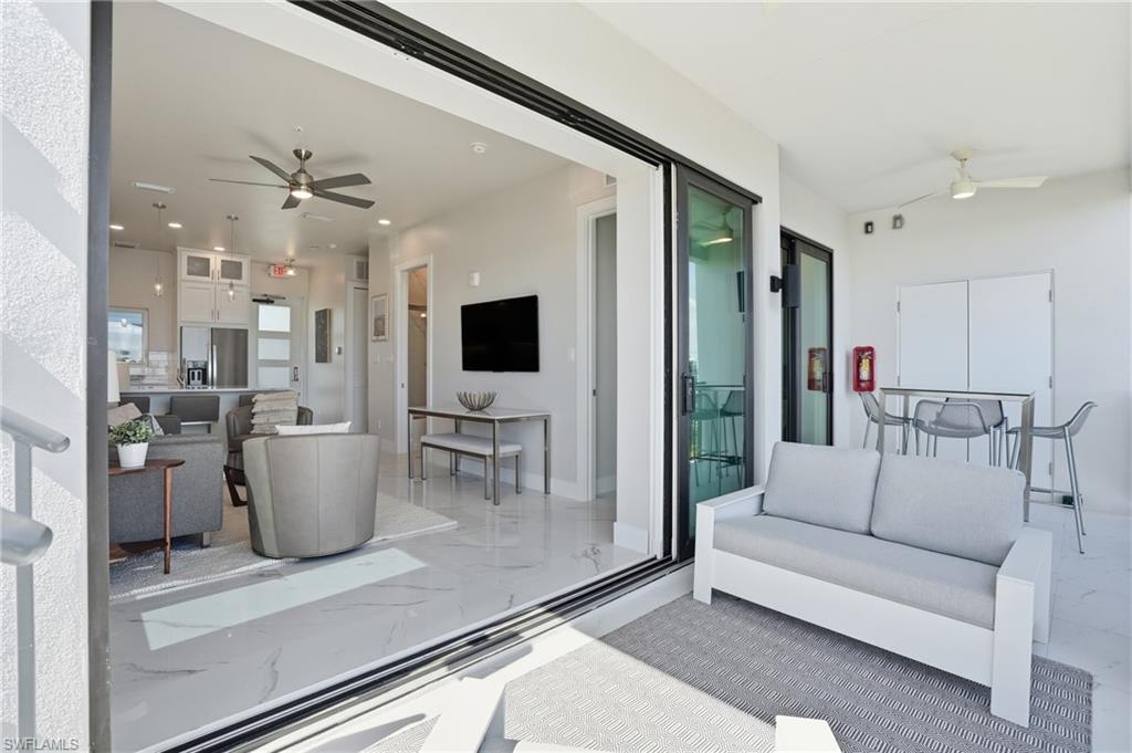 ISLAND SHORES - Residential