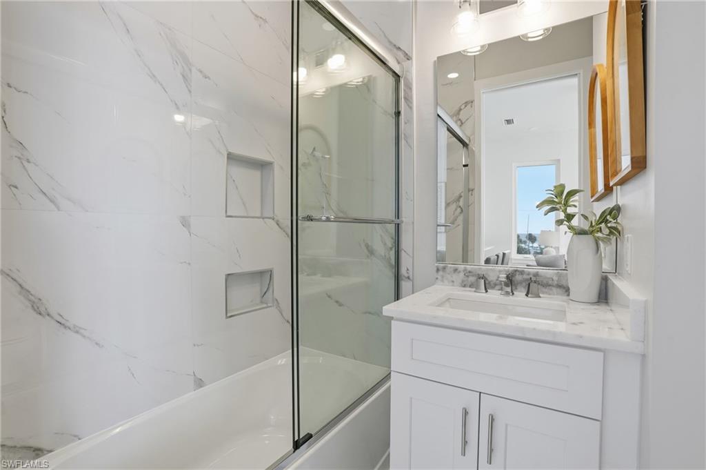 ISLAND SHORES - Residential