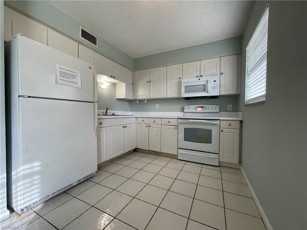 POINCIANA CONDO - Residential Lease