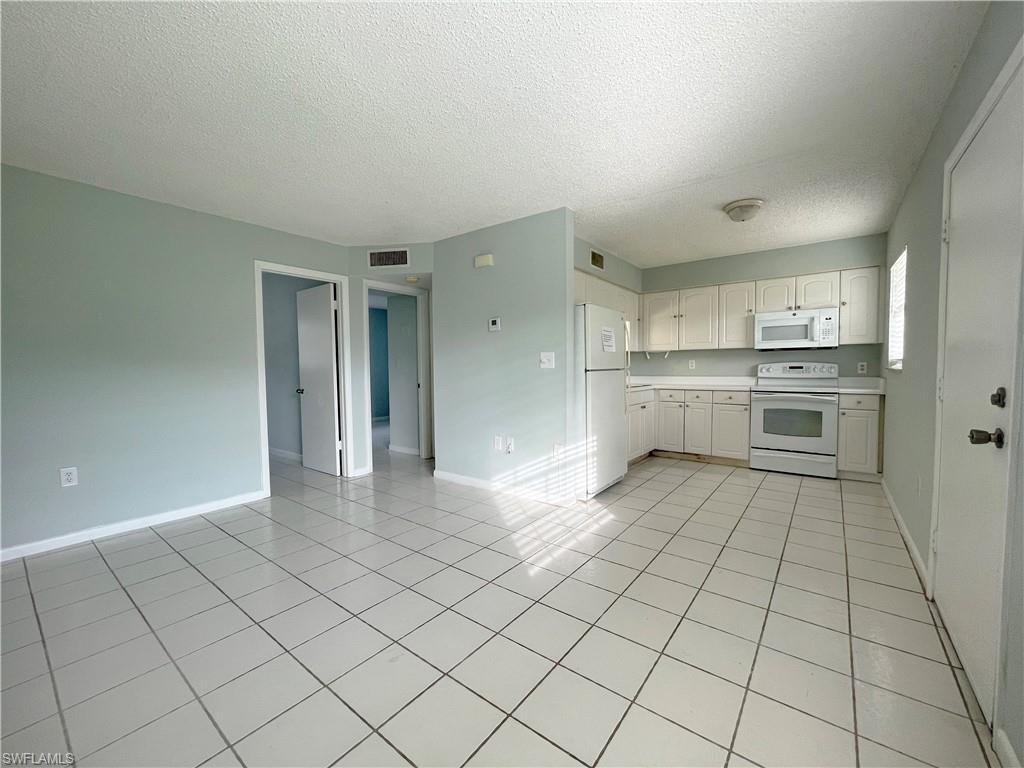 POINCIANA CONDO - Residential Lease