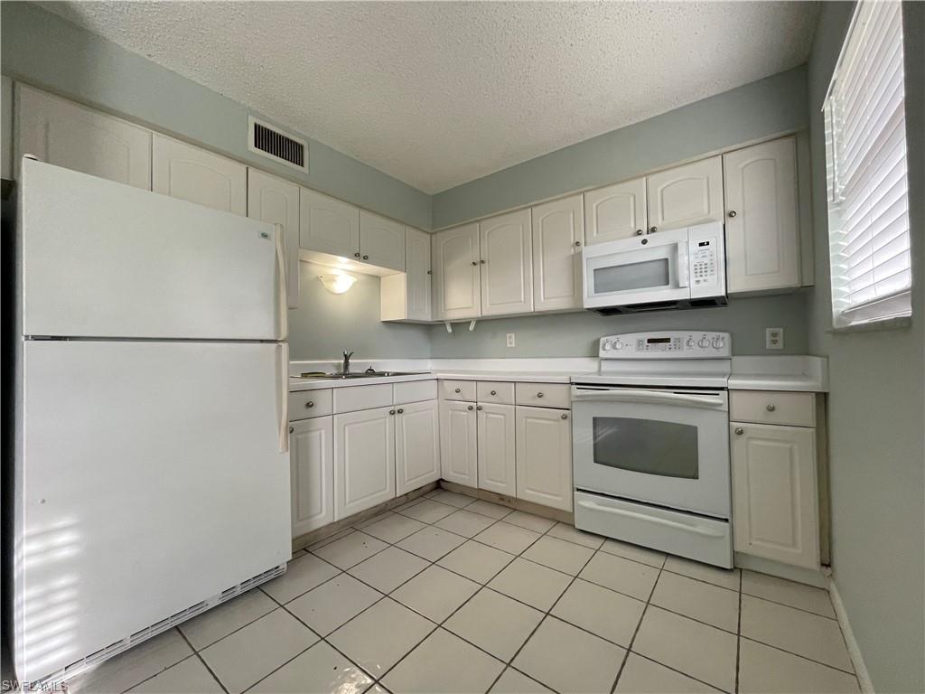 POINCIANA CONDO - Residential Lease