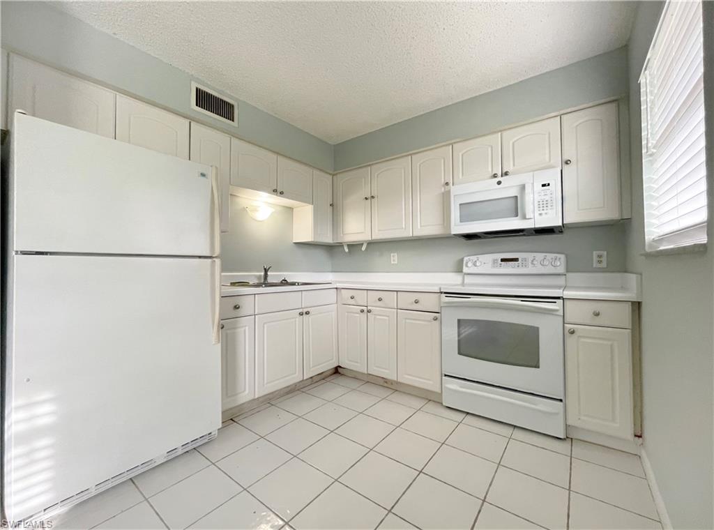 POINCIANA CONDO - Residential Lease