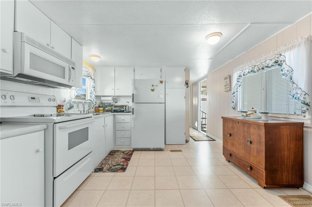 RIVIERA COLONY - Residential