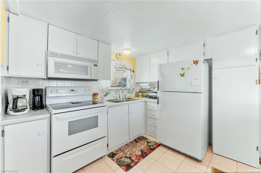 RIVIERA COLONY - Residential