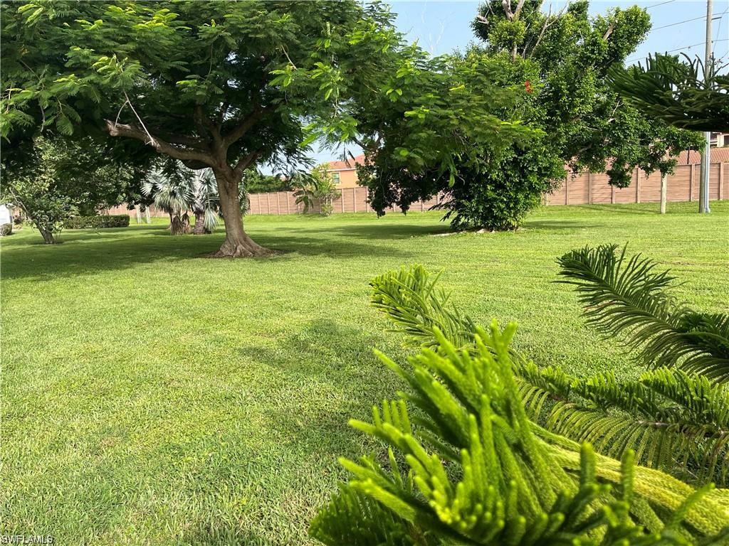 MYERLEE CIRCLE CONDO - Residential