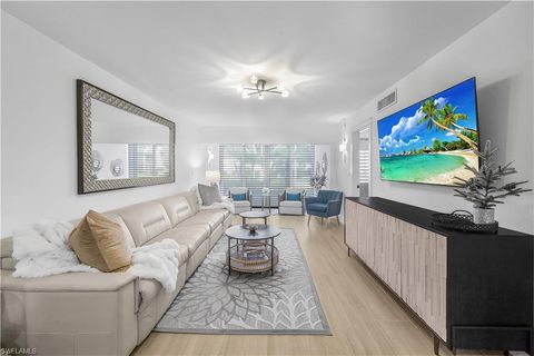 Photo of 272 Banyan BLVD #272, NAPLES, FL 34102 (MLS # 224093231)