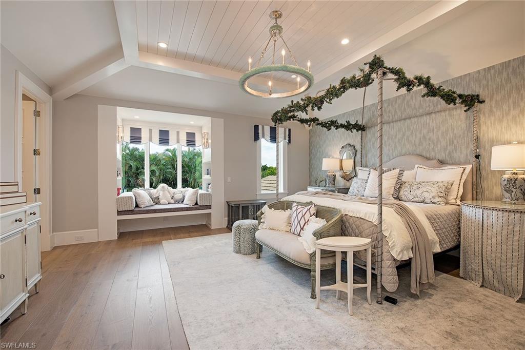 MOORINGS - Residential