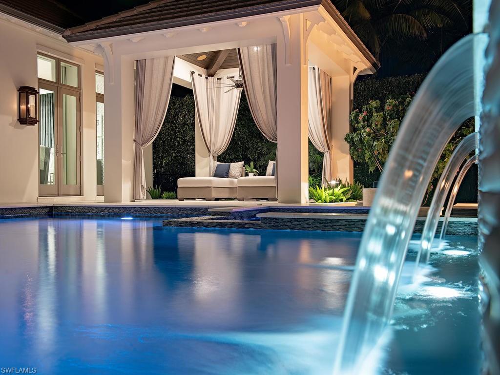 MOORINGS - Residential