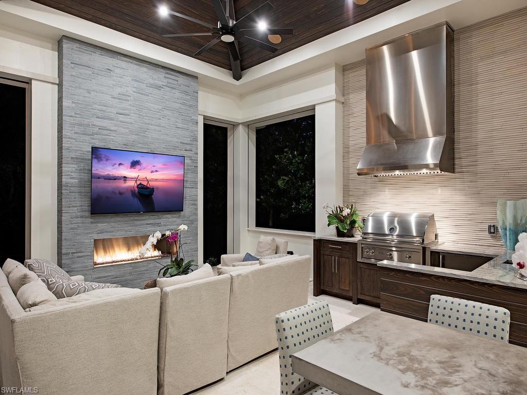 MOORINGS - Residential