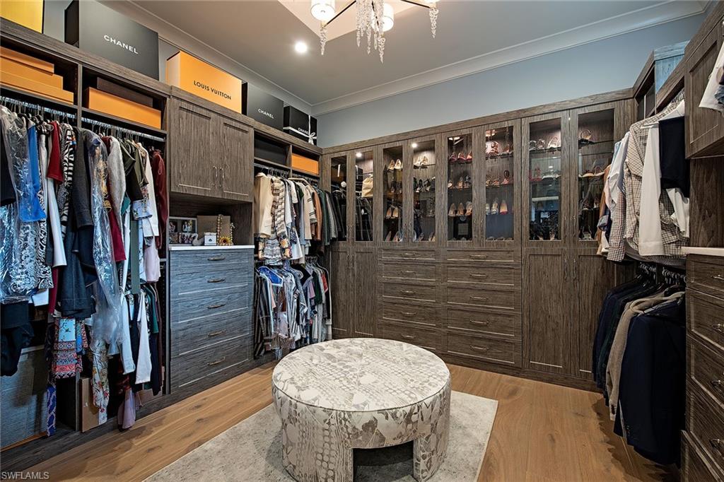 MOORINGS - Residential