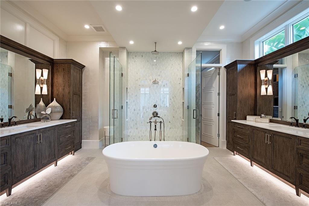 MOORINGS - Residential