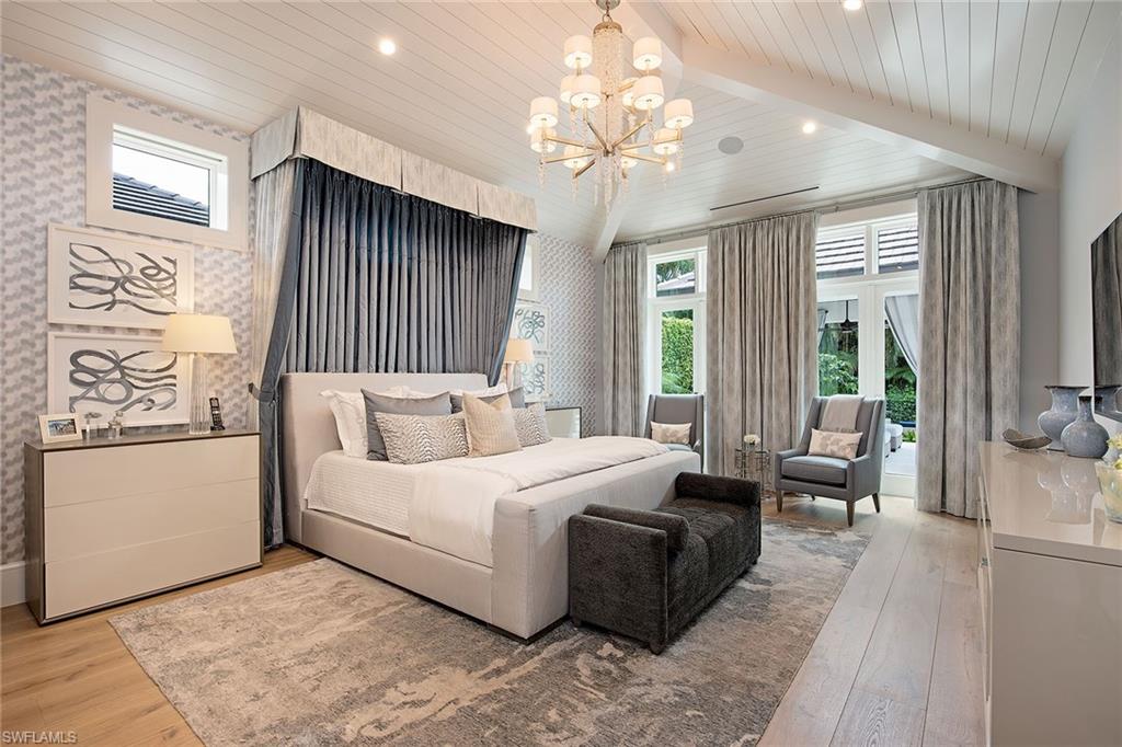 MOORINGS - Residential