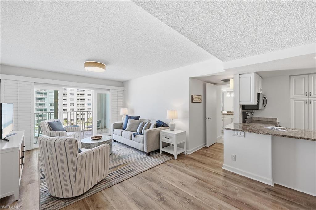 NAPLES CONTINENTAL - Residential