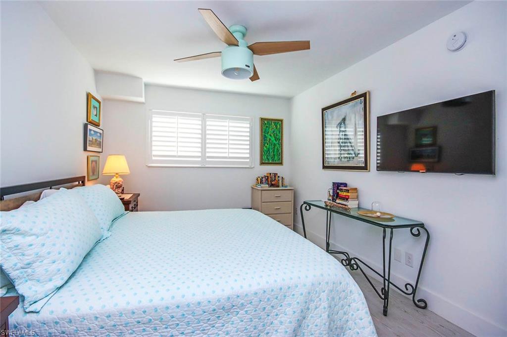 CAPTAINS WALK - Residential
