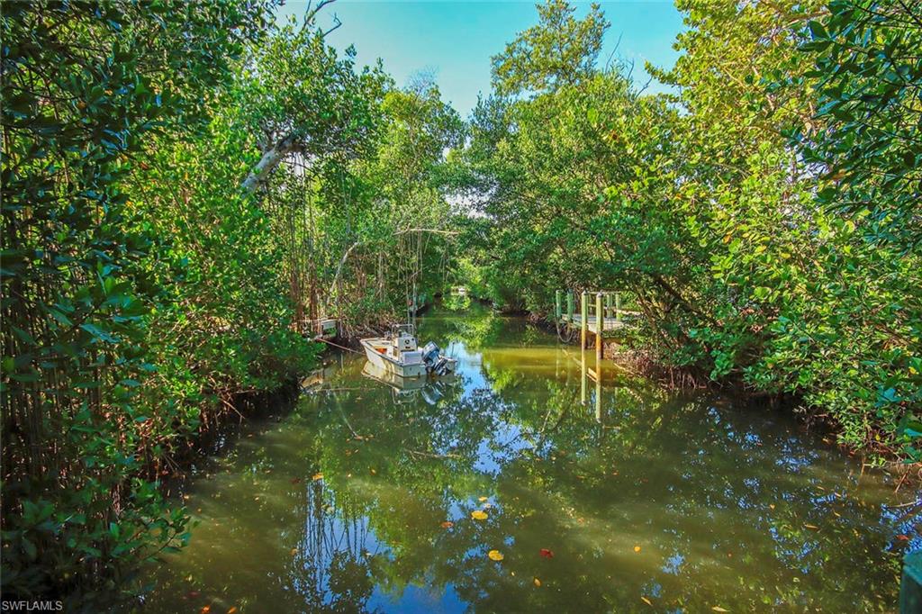 CAPTAINS WALK - Residential