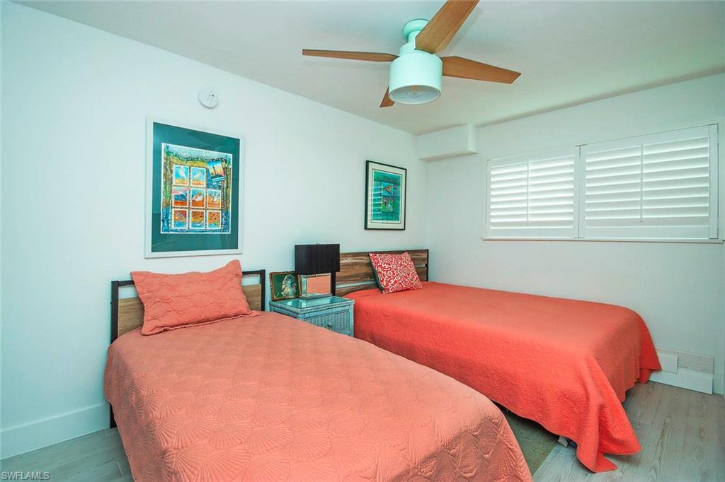 CAPTAINS WALK - Residential