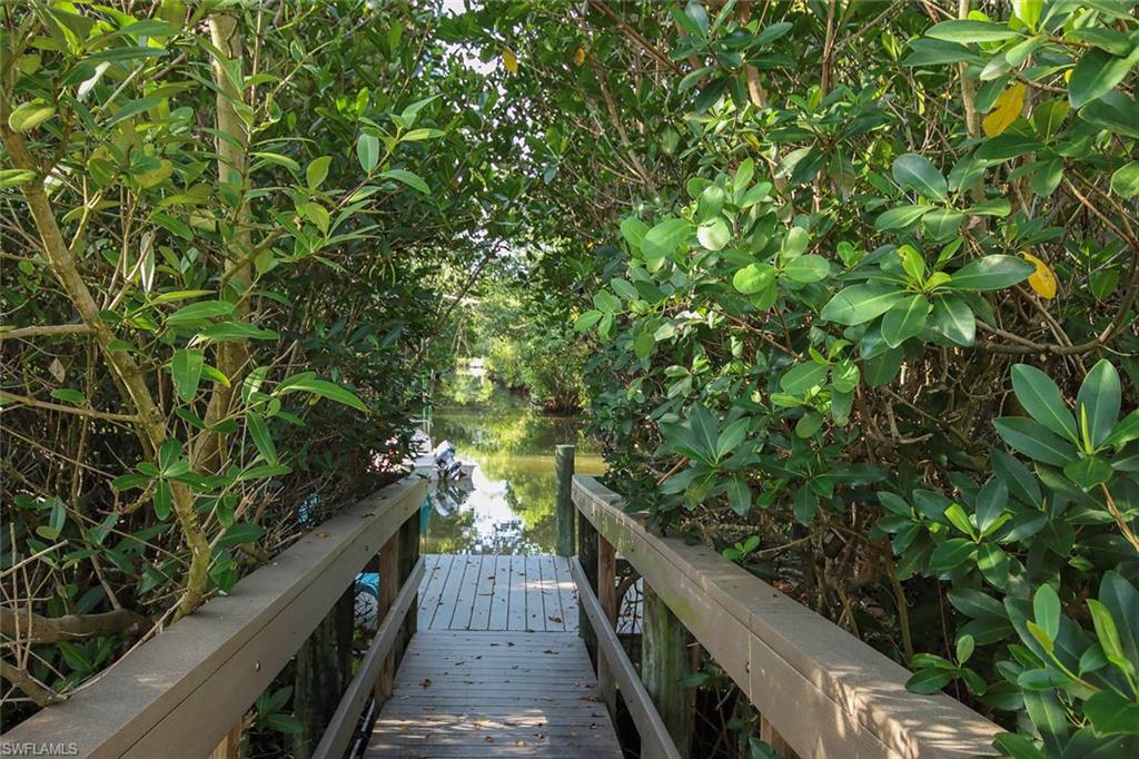 CAPTAINS WALK - Residential
