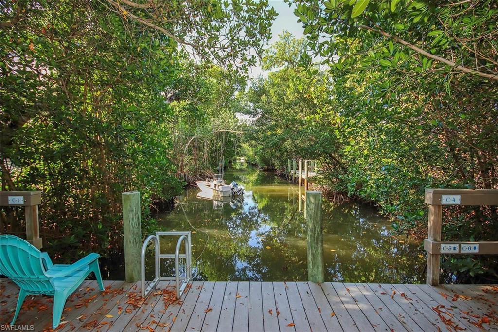 CAPTAINS WALK - Residential
