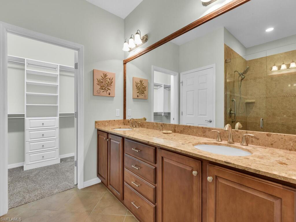 MANCHESTER SQUARE - Residential