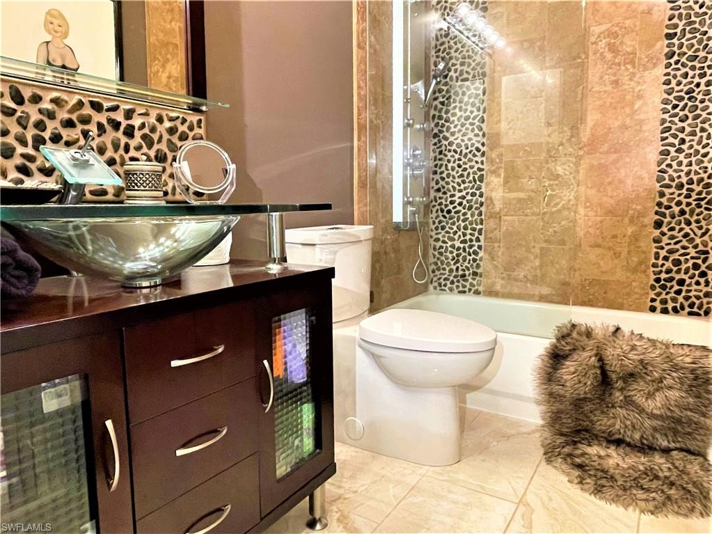 OLDE HICKORY GOLF & COUNTRY CLUB - Residential