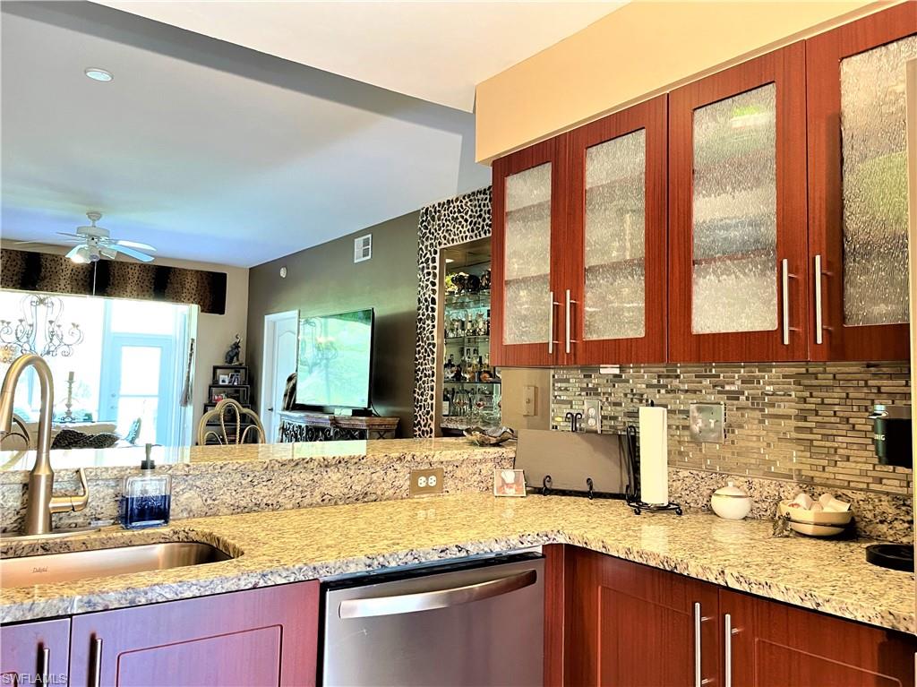 OLDE HICKORY GOLF & COUNTRY CLUB - Residential