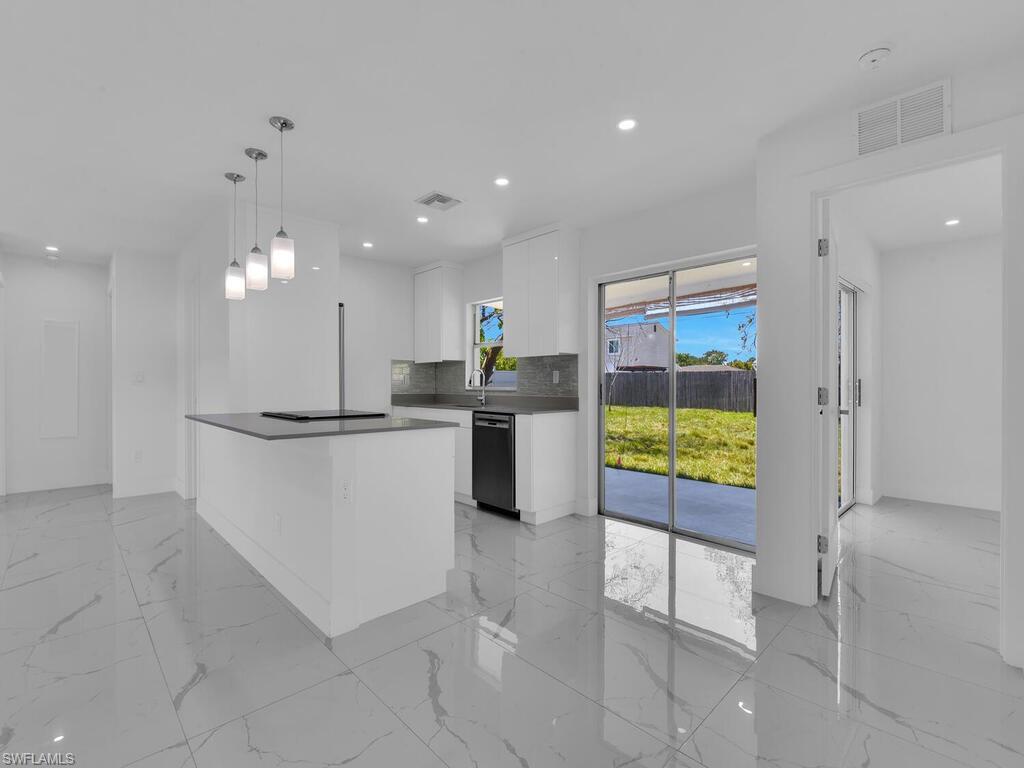 GOLDEN GATE CITY - Residential