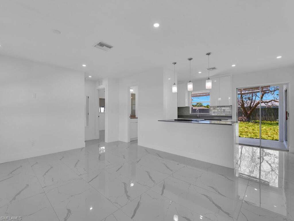 GOLDEN GATE CITY - Residential