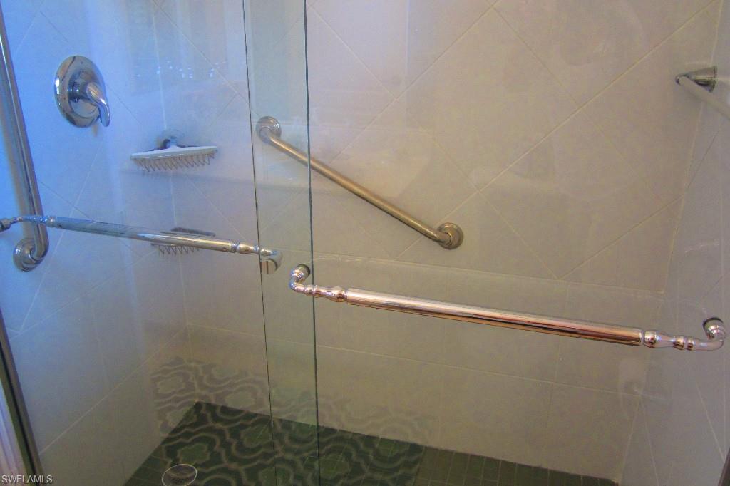 LAUREL OAKS - Residential