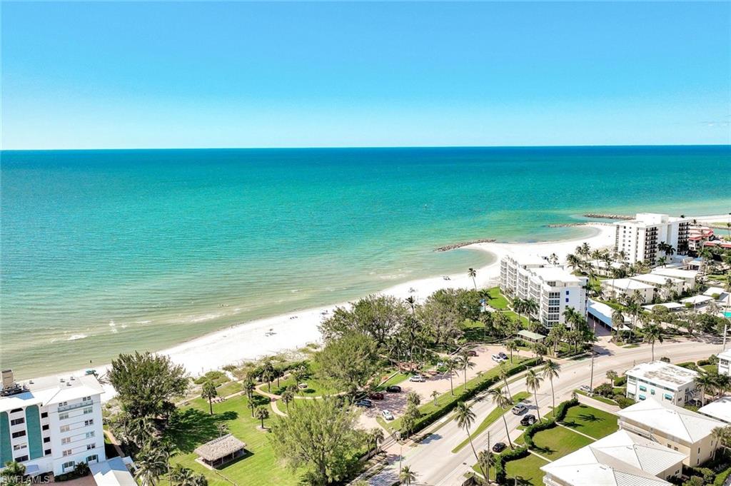 2000 Alamanda DR 104