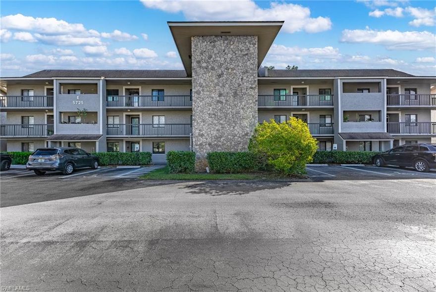 This delightful 2-bedroom, 2-bathroom condo in Augusta Court offers a perfect blend of comfort and convenience. The kitchen features plenty of counter and cabinet space, making meal prep a breeze, with an adjacent dining area for easy entertaining. The spacious living area flows seamlessly into the enclosed lanai, where you can enjoy stunning views of the golf course of the Royal Palm Country Club.

The generous primary bedroom includes an ensuite bathroom with a combination tub and shower, providing a relaxing retreat. A second bedroom and bathroom offer flexibility for guests, an office, or other needs.

Community amenities abound, with a pool, clubhouse, bocce court, and more, offering a resort-style living experience. Don’t miss the opportunity to make this wonderful condo your new home in a prime location!