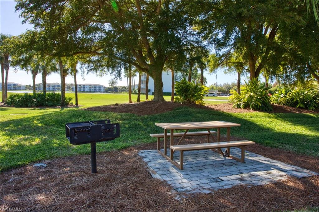 LAKESIDE GREEN - Residential