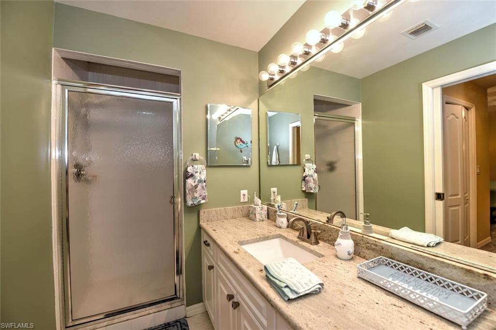 LAKESIDE GREEN - Residential