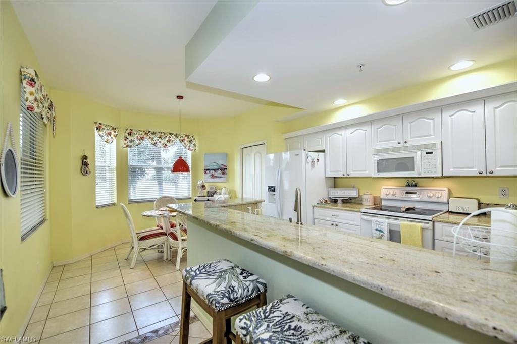 LAKESIDE GREEN - Residential