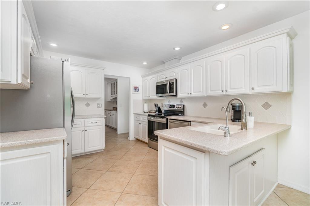 IMPERIAL GOLF ESTATES - Residential Lease