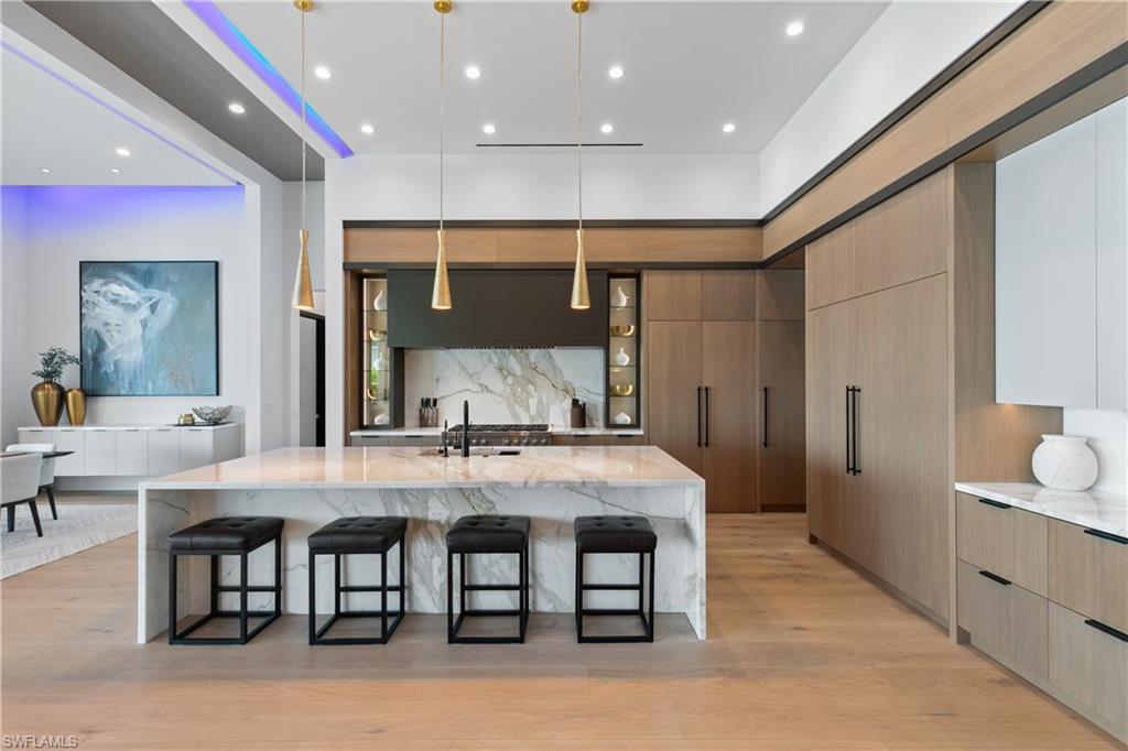 EDGEWATER - Residential