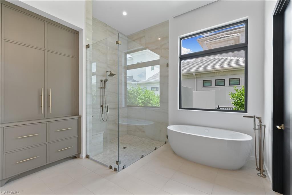 EDGEWATER - Residential