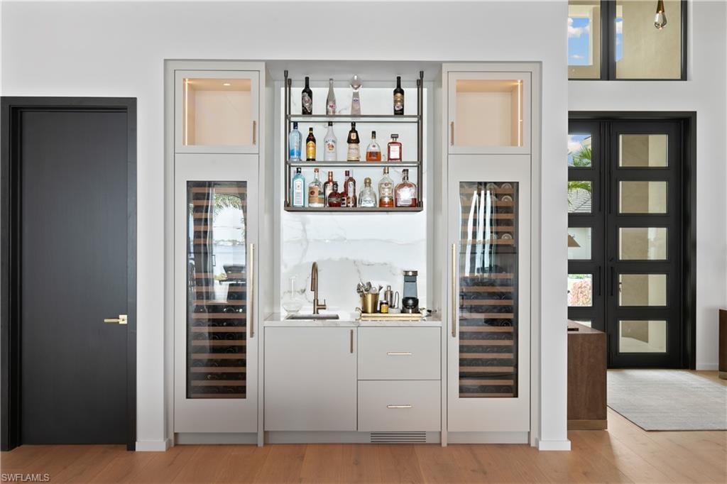 EDGEWATER - Residential