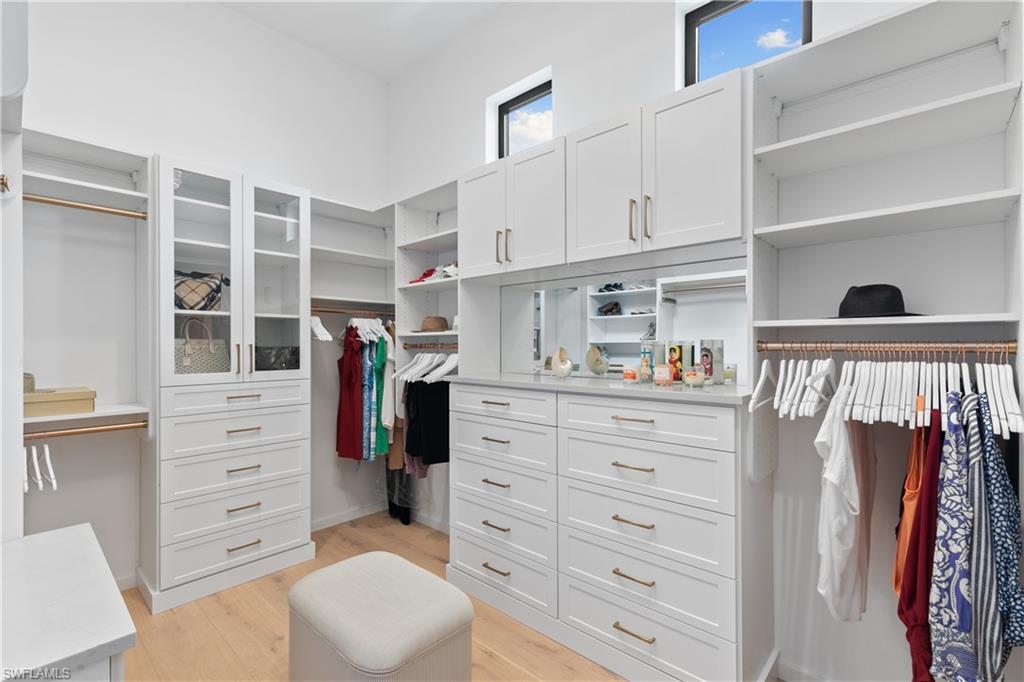 EDGEWATER - Residential