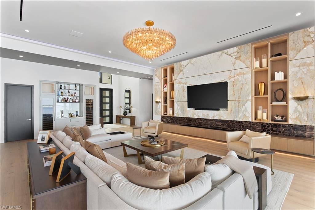 EDGEWATER - Residential