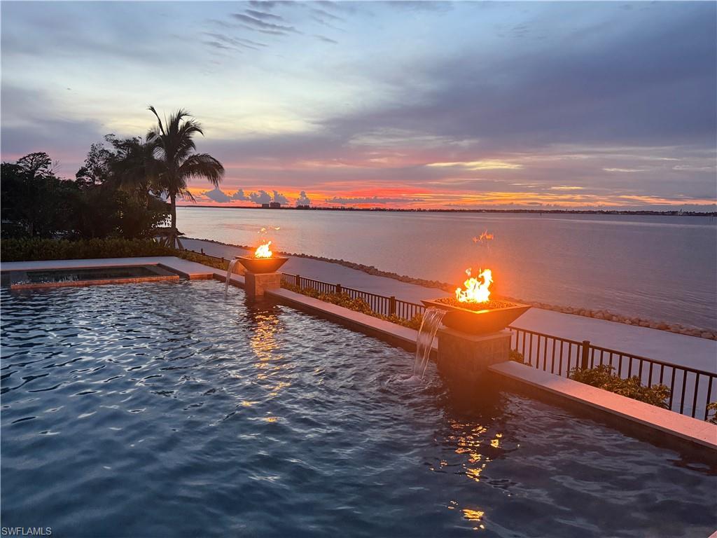 EDGEWATER - Residential