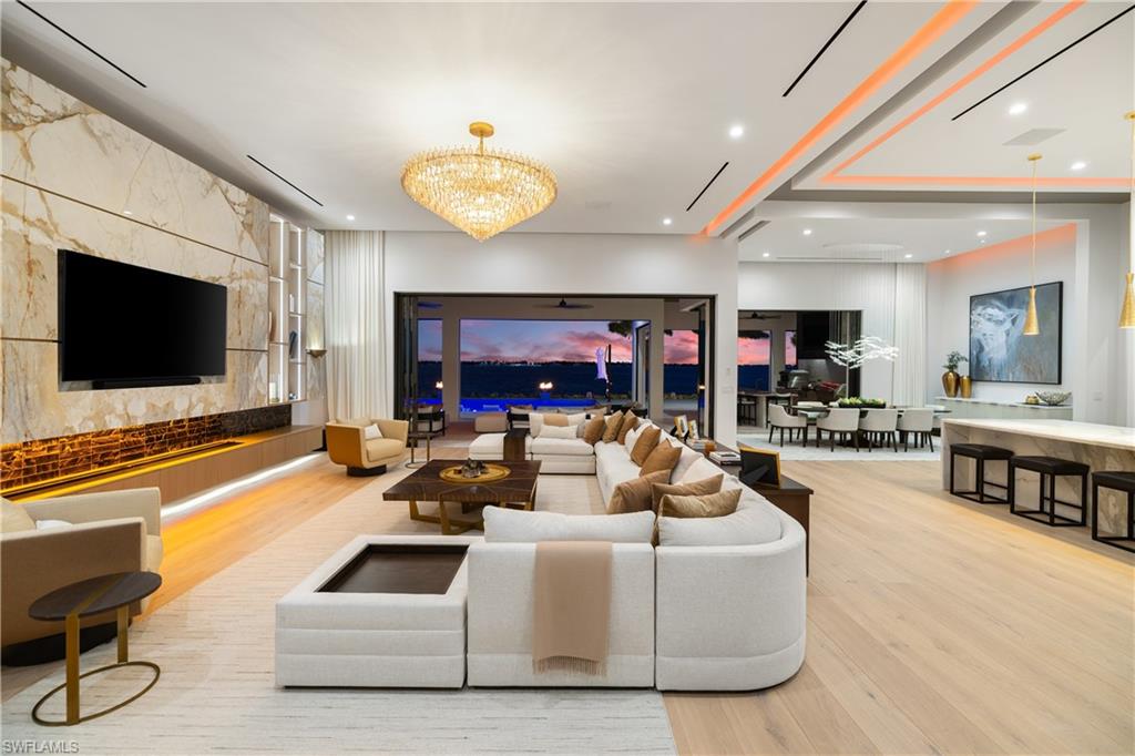 EDGEWATER - Residential